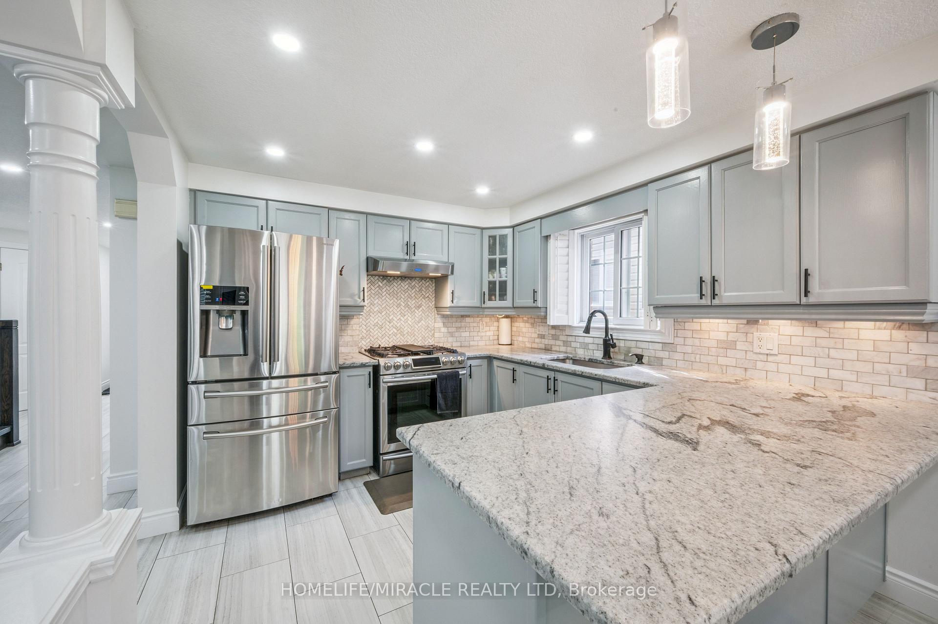 Photo 10 of 831 Whitecap Avenue, Waterloo — HOMEH