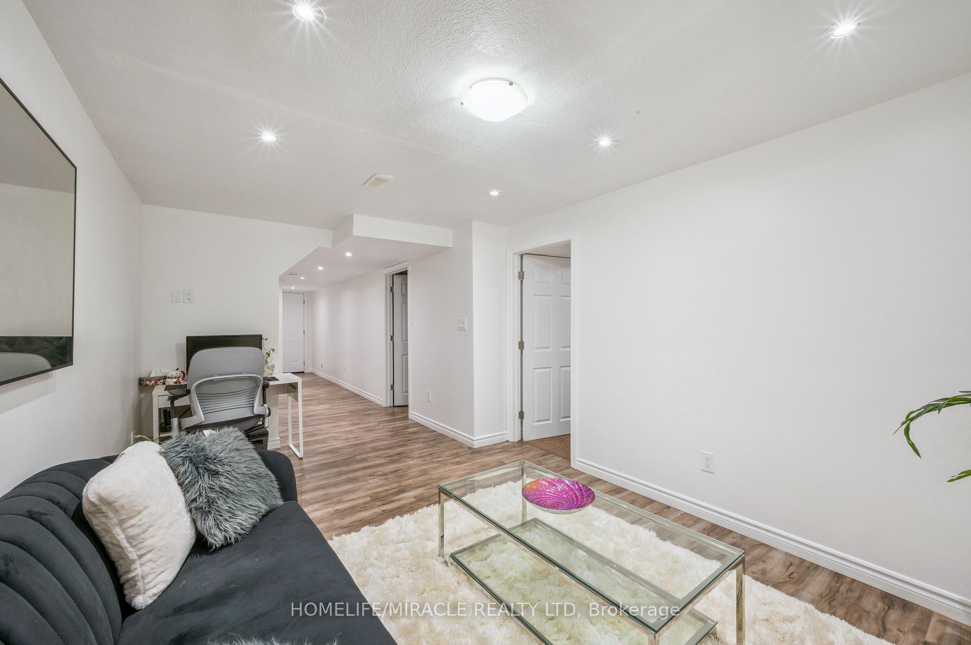 Photo 24 of 831 Whitecap Avenue, Waterloo — HOMEH