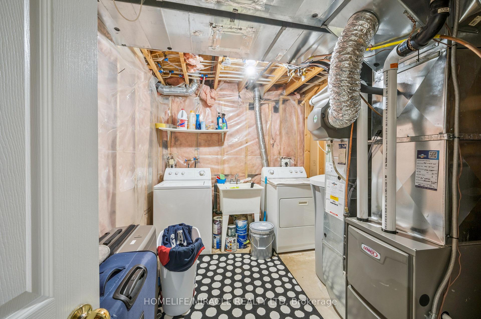 Photo 26 of 831 Whitecap Avenue, Waterloo — HOMEH