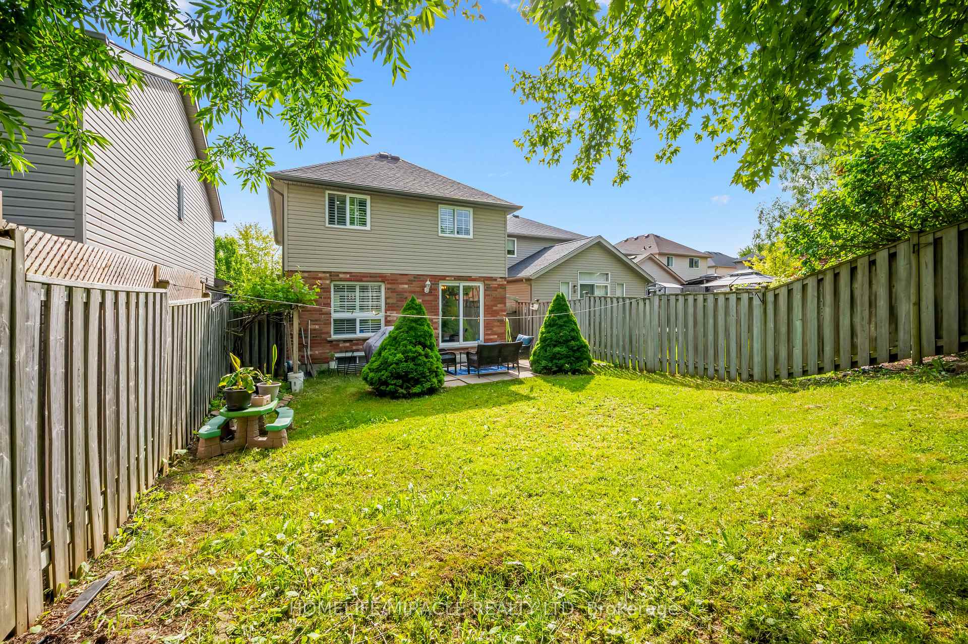 Photo 33 of 831 Whitecap Avenue, Waterloo — HOMEH