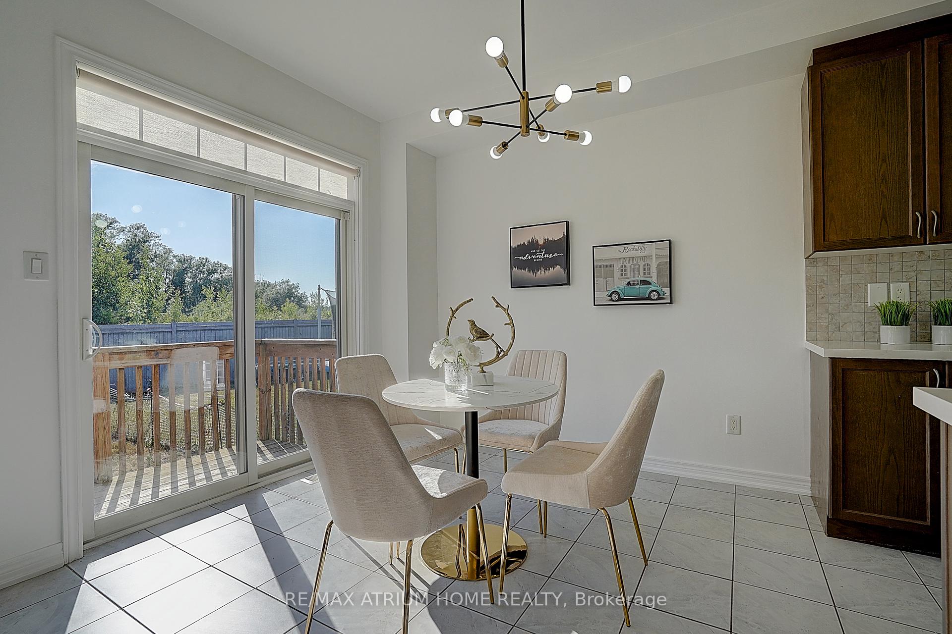 Photo 8 of 26 Decast Crescent, Markham, Box Grove — HOMEH