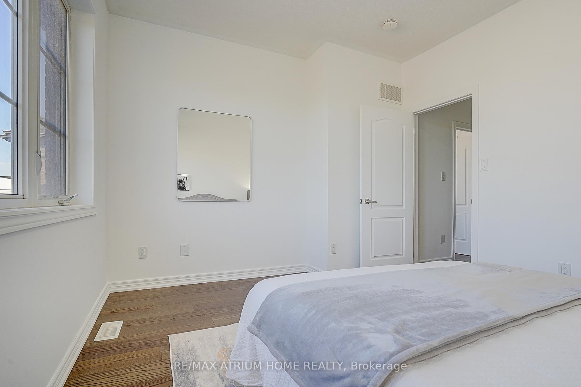 Photo 36 of 26 Decast Crescent, Markham, Box Grove — HOMEH
