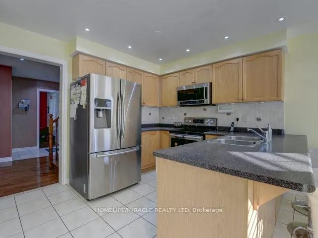 Photo 5 of 16 Deforest Drive, Brampton, Fletcher's Meadow — HOMEH