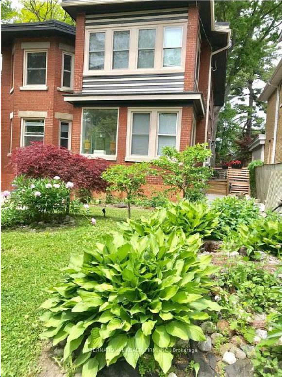 Front of Unit Lower, 220 Rose Park Drive