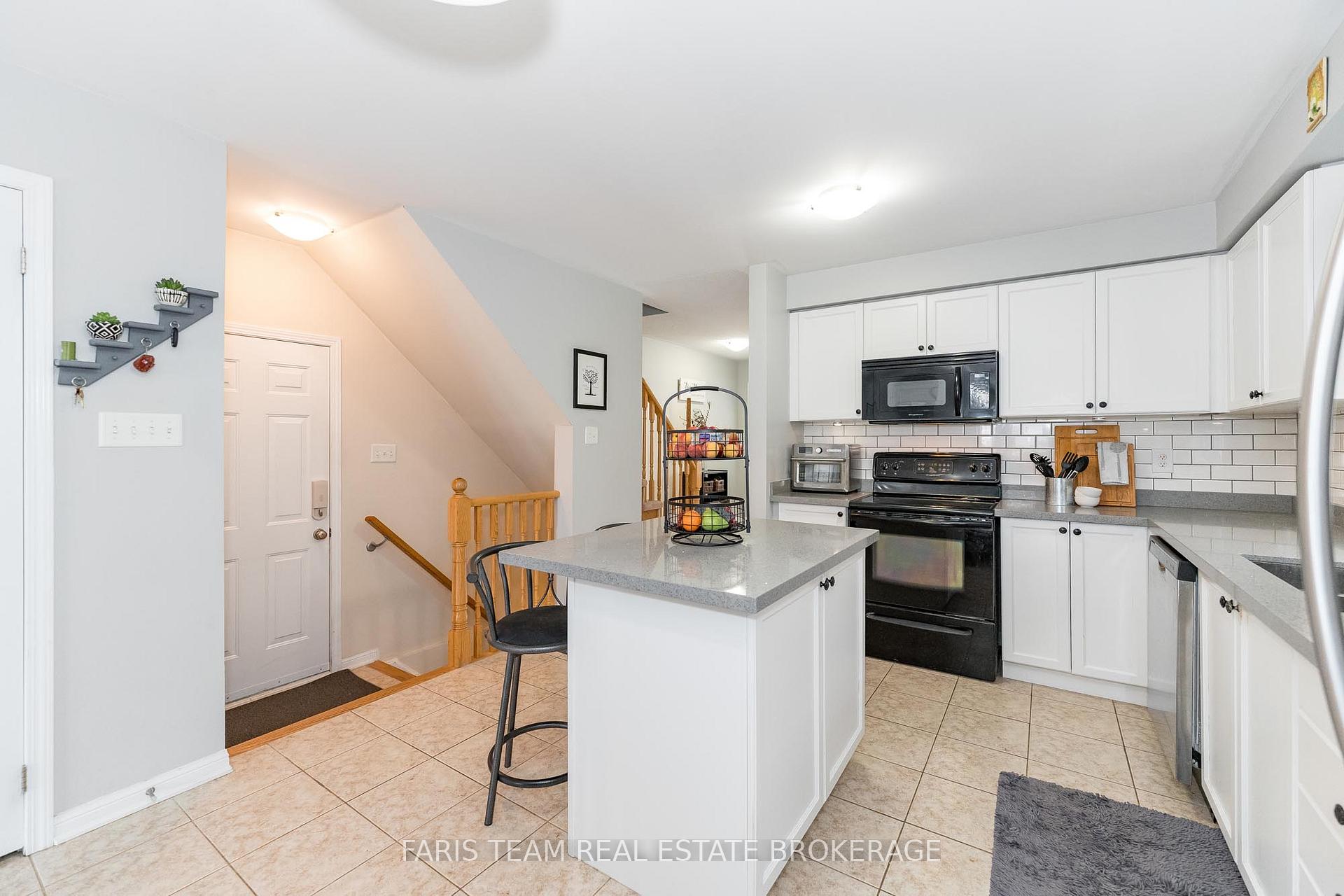 Photo 6 of 4 Callander Crescent, New Tecumseth, Alliston — HOMEH