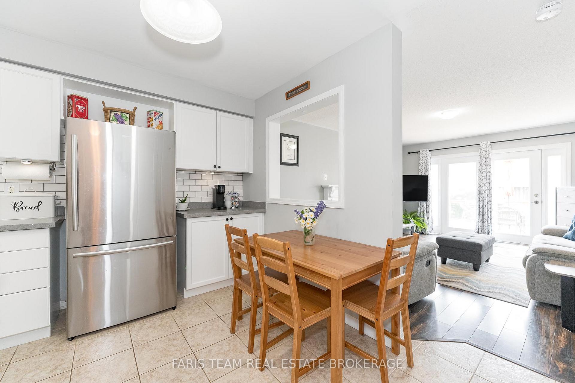 Photo 7 of 4 Callander Crescent, New Tecumseth, Alliston — HOMEH
