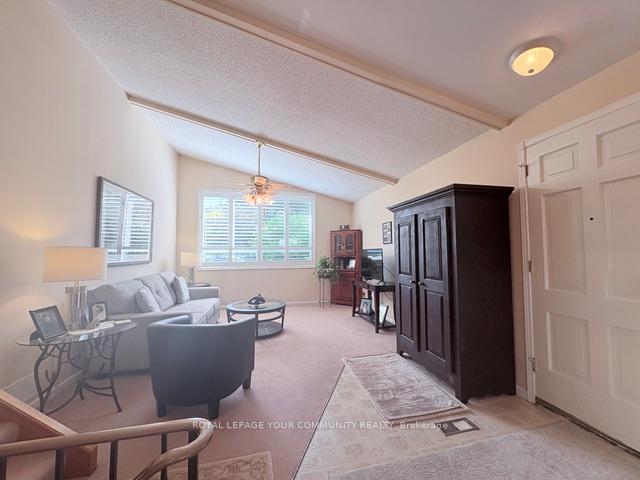 Photo 8 of 41 Knowles Crescent, Aurora, Aurora Highlands — HOMEH