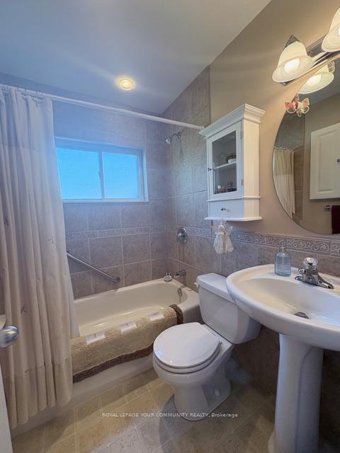Photo 10 of 41 Knowles Crescent, Aurora, Aurora Highlands — HOMEH
