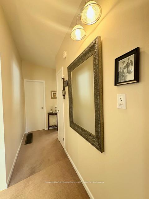 Photo 11 of 41 Knowles Crescent, Aurora, Aurora Highlands — HOMEH