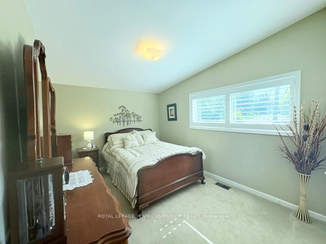 Photo 12 of 41 Knowles Crescent, Aurora, Aurora Highlands — HOMEH