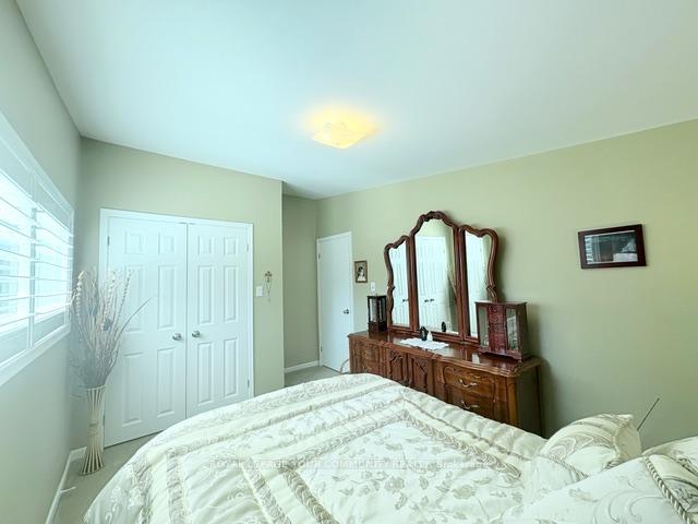 Photo 13 of 41 Knowles Crescent, Aurora, Aurora Highlands — HOMEH