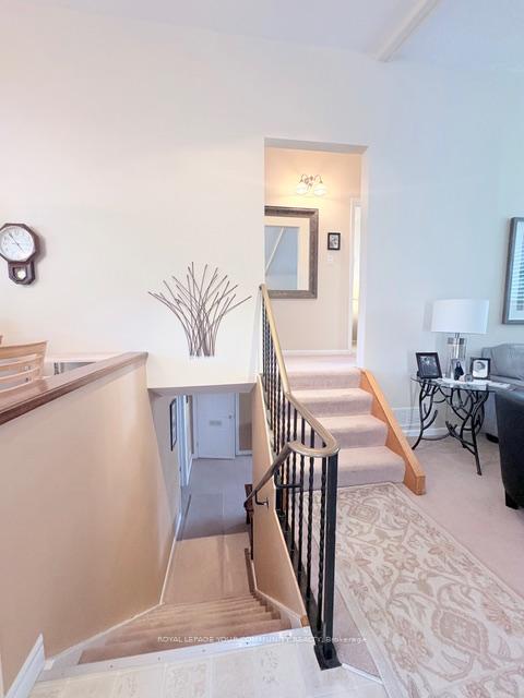 Photo 19 of 41 Knowles Crescent, Aurora, Aurora Highlands — HOMEH