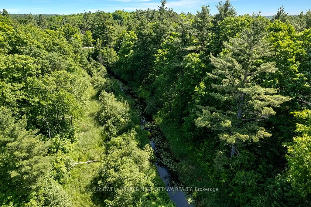 Photo 4 of 115 Doran Road, Tay Valley, Bathurst/Burgess & Sherbrooke (Bathurst) Twp — HOMEH