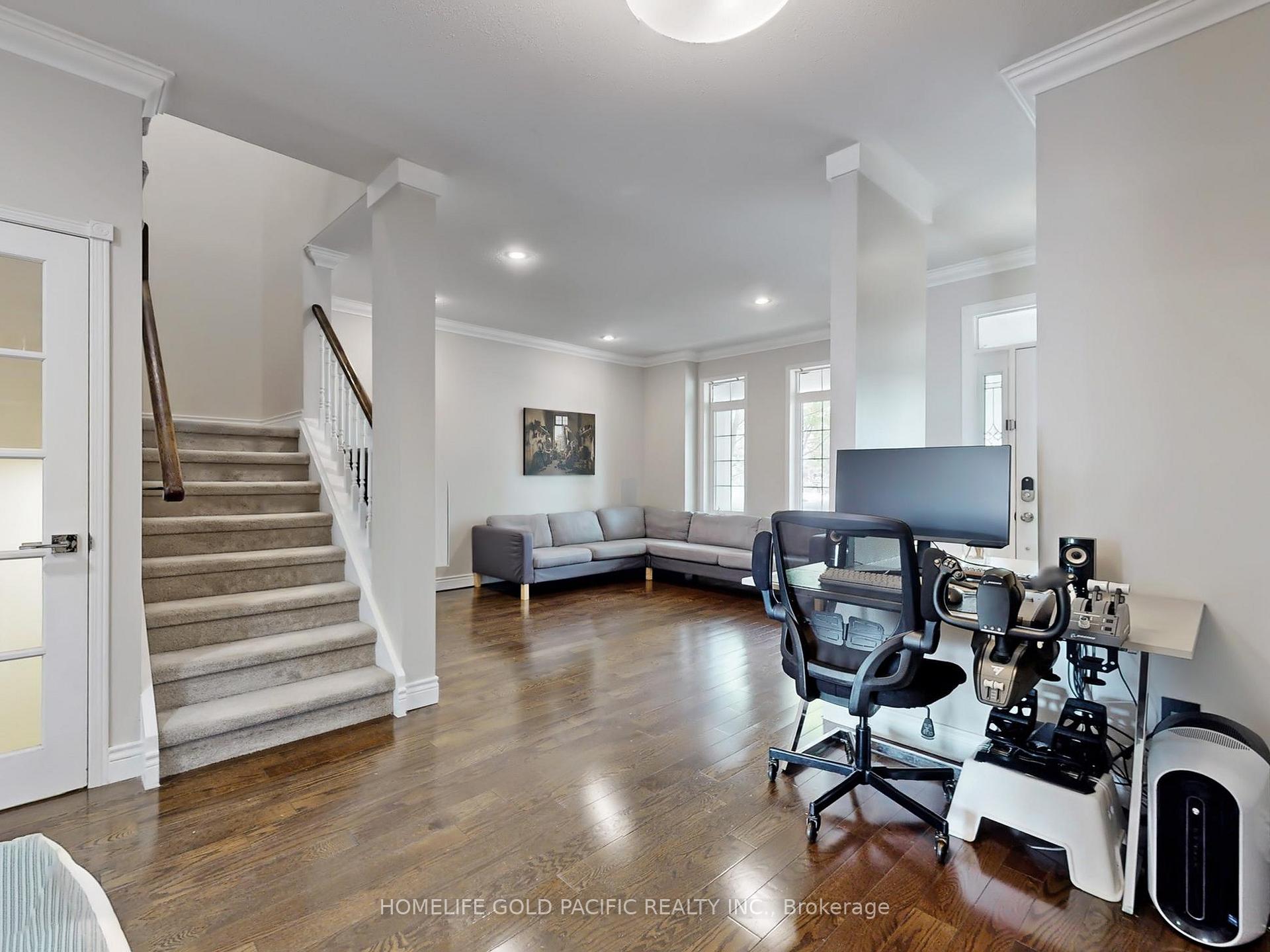 Photo 36 of 21 Queen's Plate Drive, Markham, Angus Glen — HOMEH