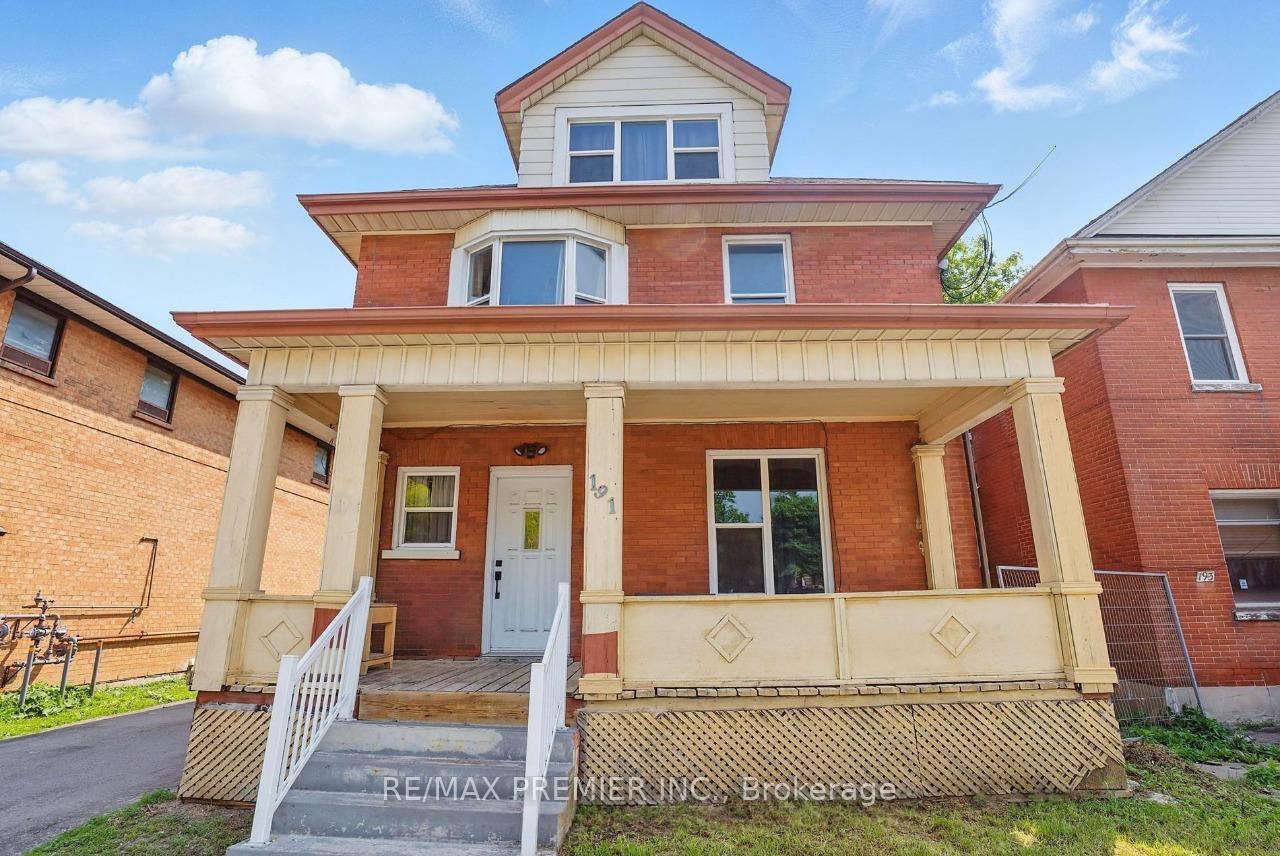 Front of Unit Main, 191 Simcoe Street S