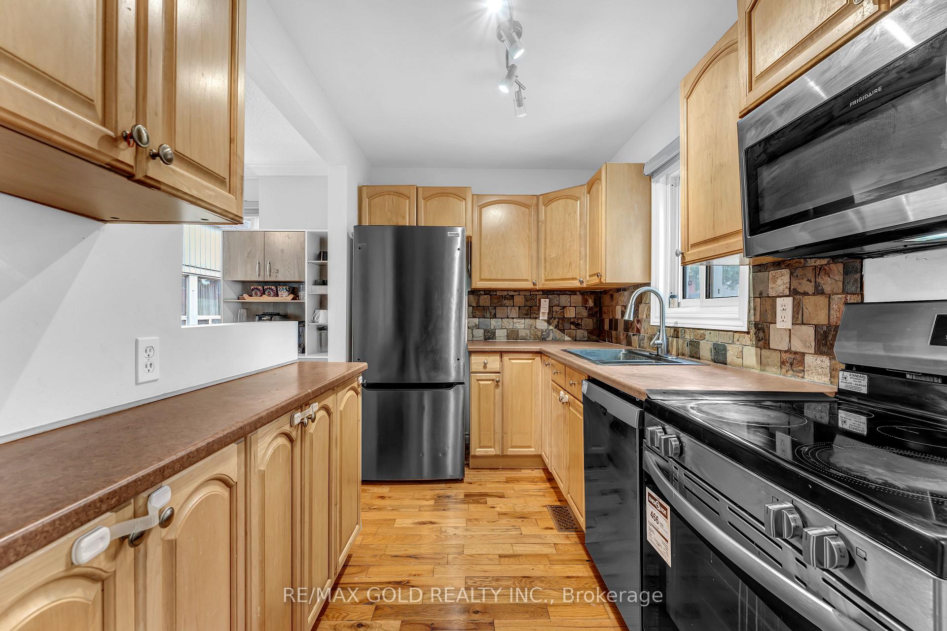 Photo 5 of 4 Glencastle Square, Brampton, Northgate — HOMEH