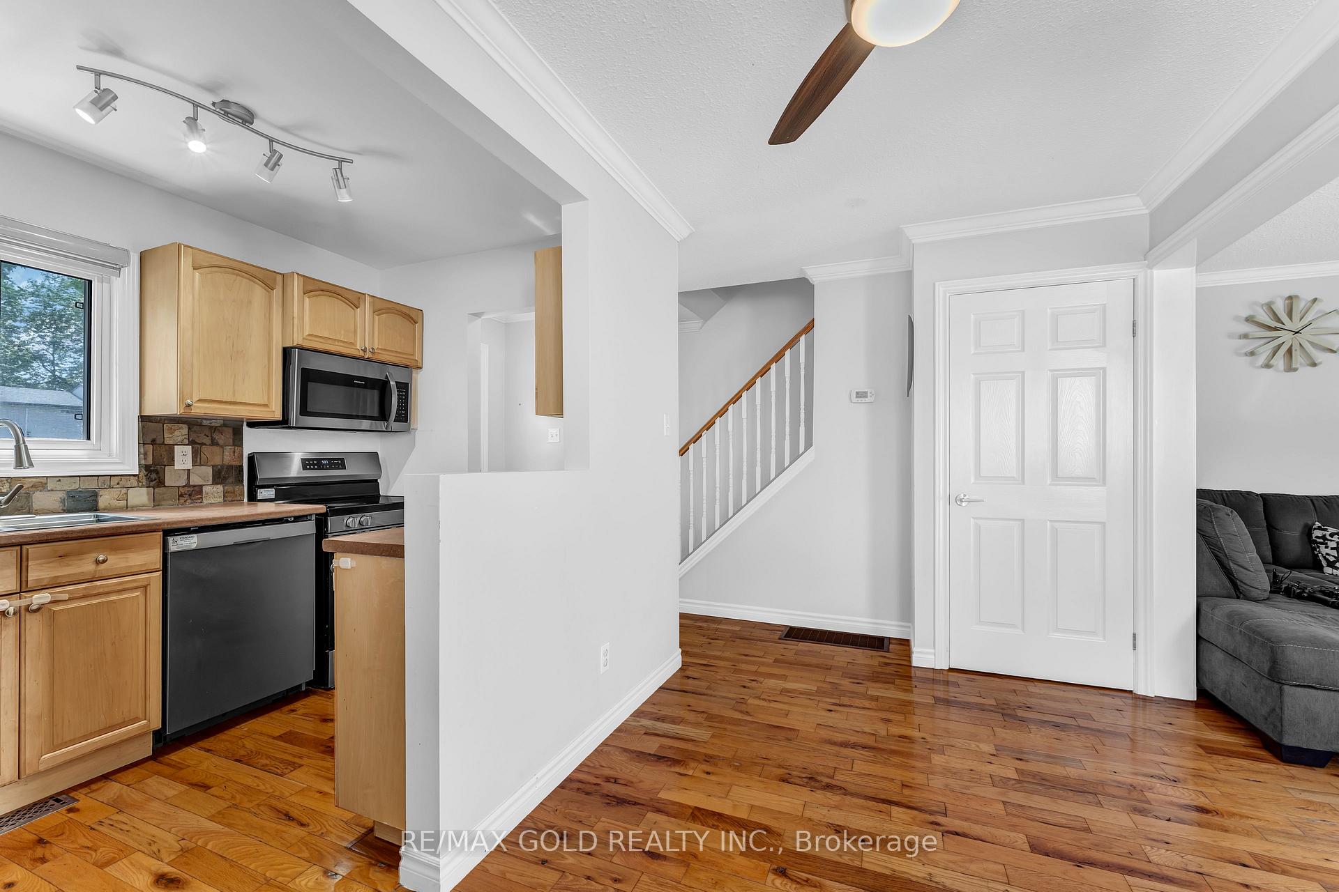 Photo 7 of 4 Glencastle Square, Brampton, Northgate — HOMEH