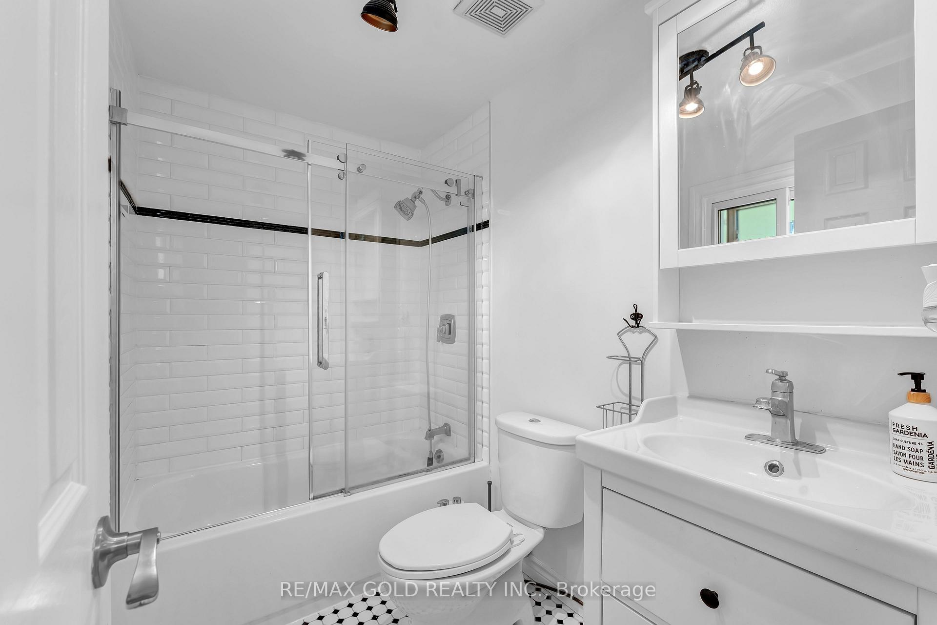 Photo 17 of 4 Glencastle Square, Brampton, Northgate — HOMEH