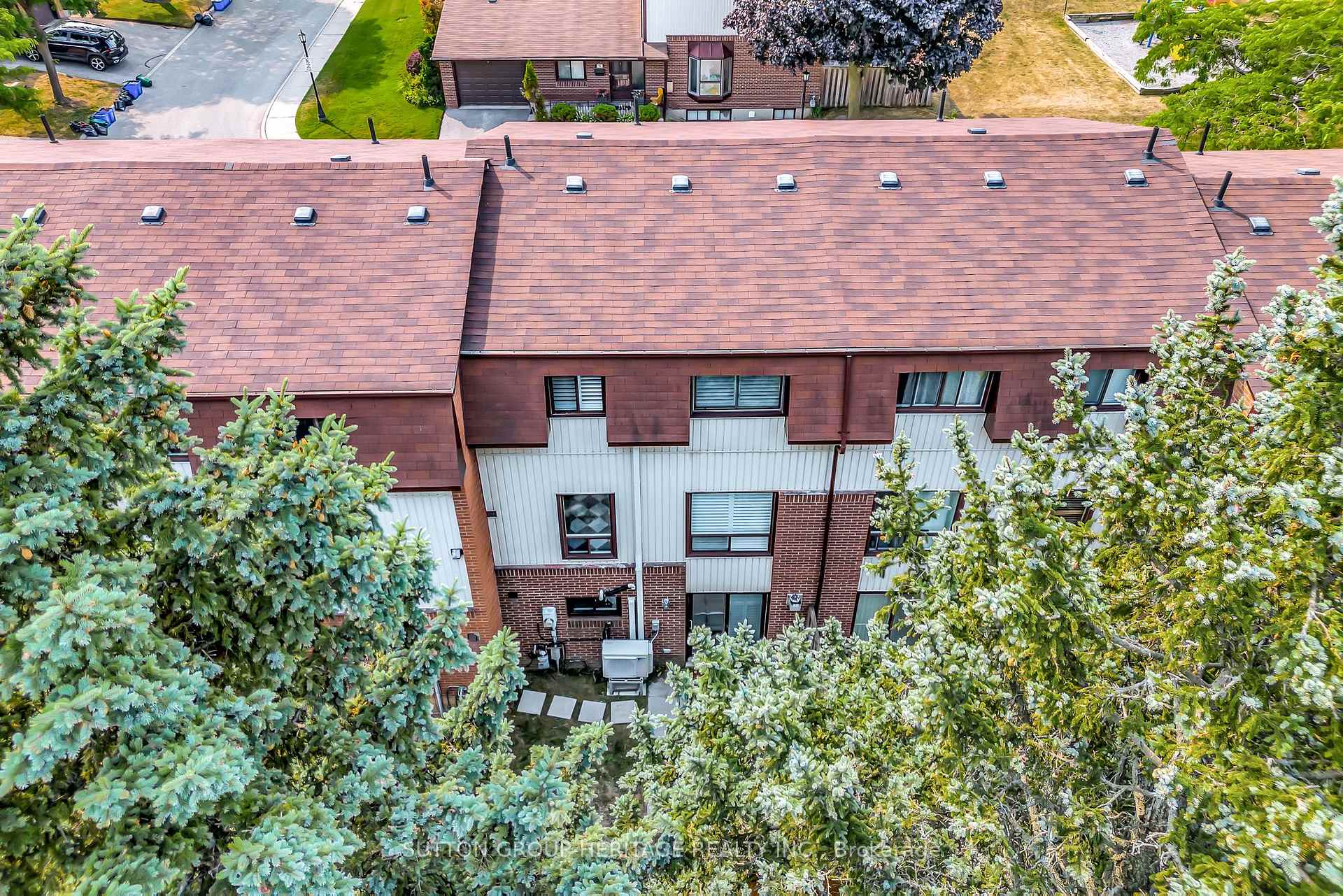 Photo 25 of Unit 10, 765 Oklahoma Drive, Pickering, West Shore — HOMEH