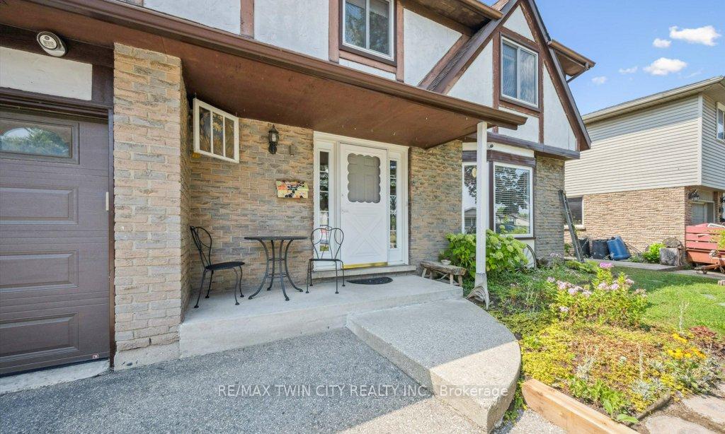 Photo 5 of 136 St Jerome Crescent, Kitchener — HOMEH