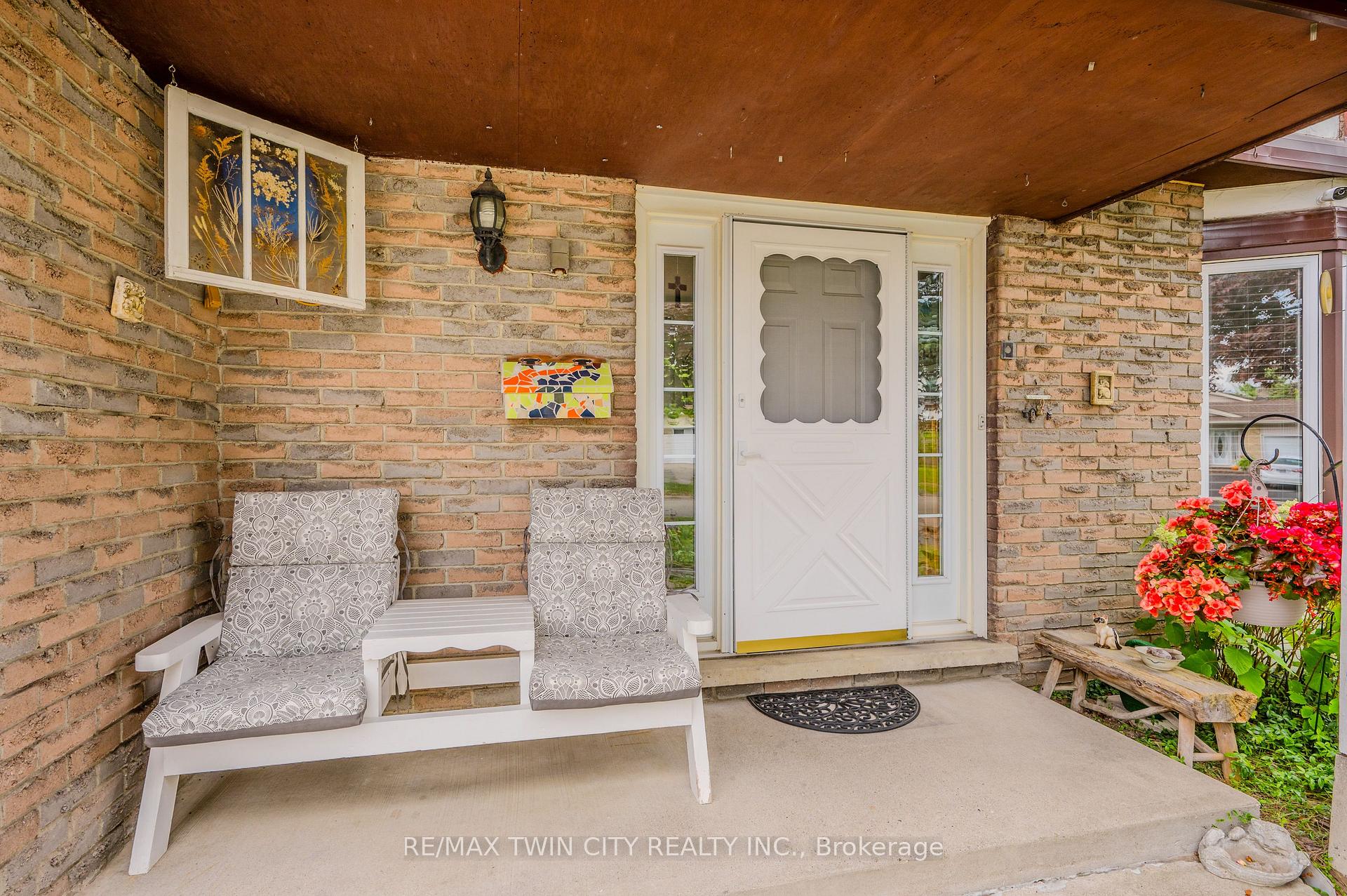 Photo 6 of 136 St Jerome Crescent, Kitchener — HOMEH