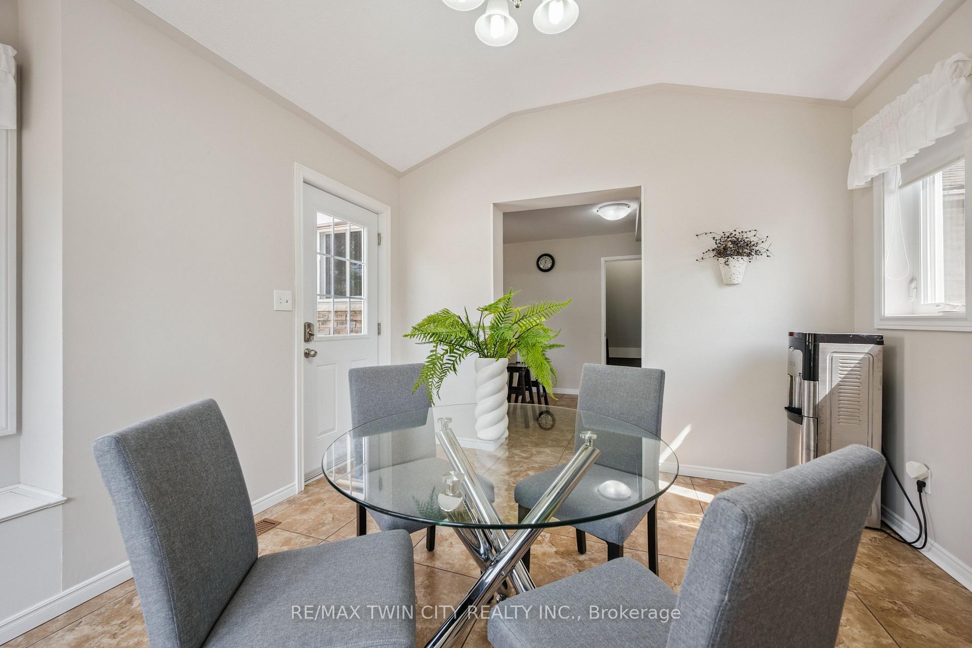 Photo 15 of 136 St Jerome Crescent, Kitchener — HOMEH