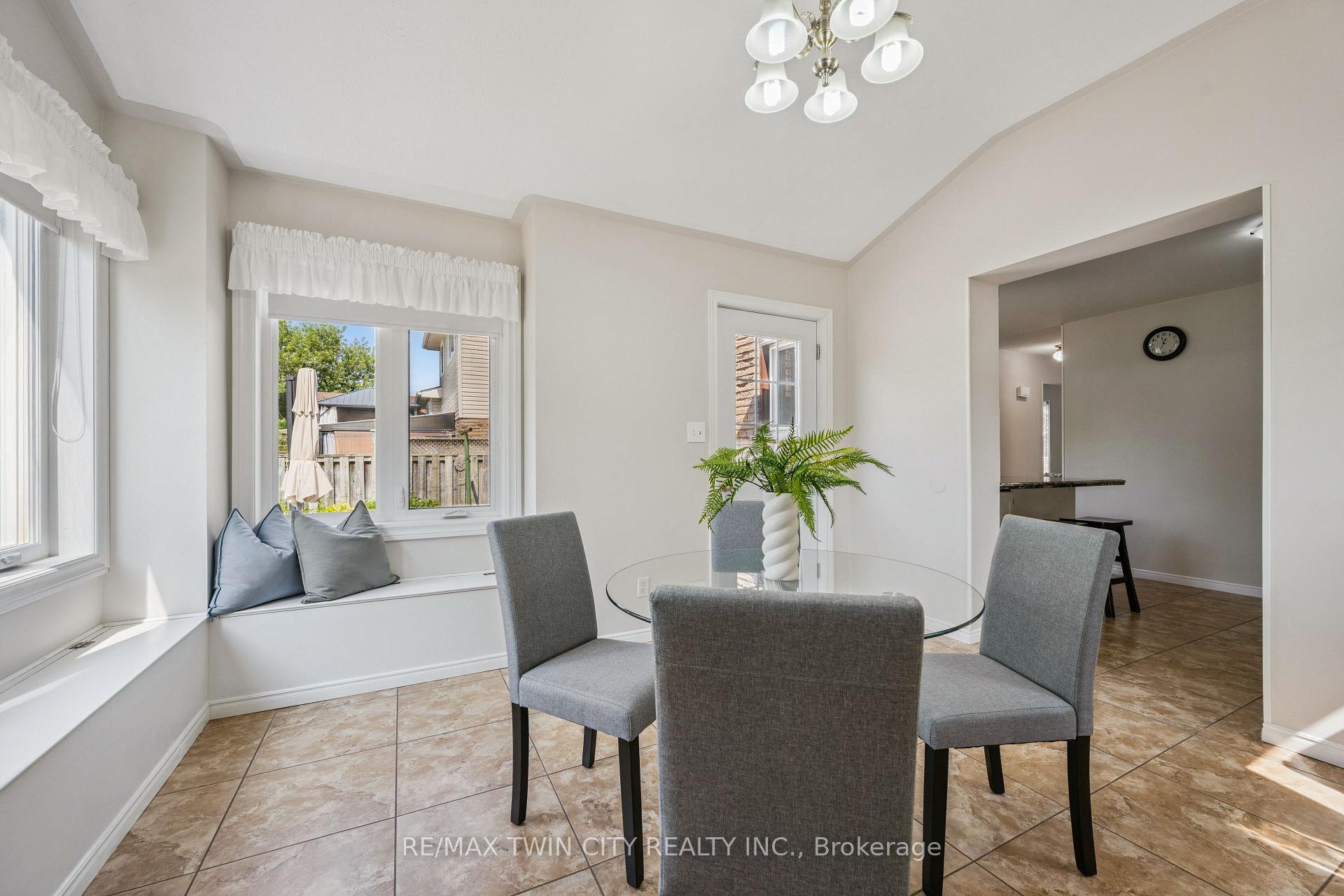 Photo 16 of 136 St Jerome Crescent, Kitchener — HOMEH