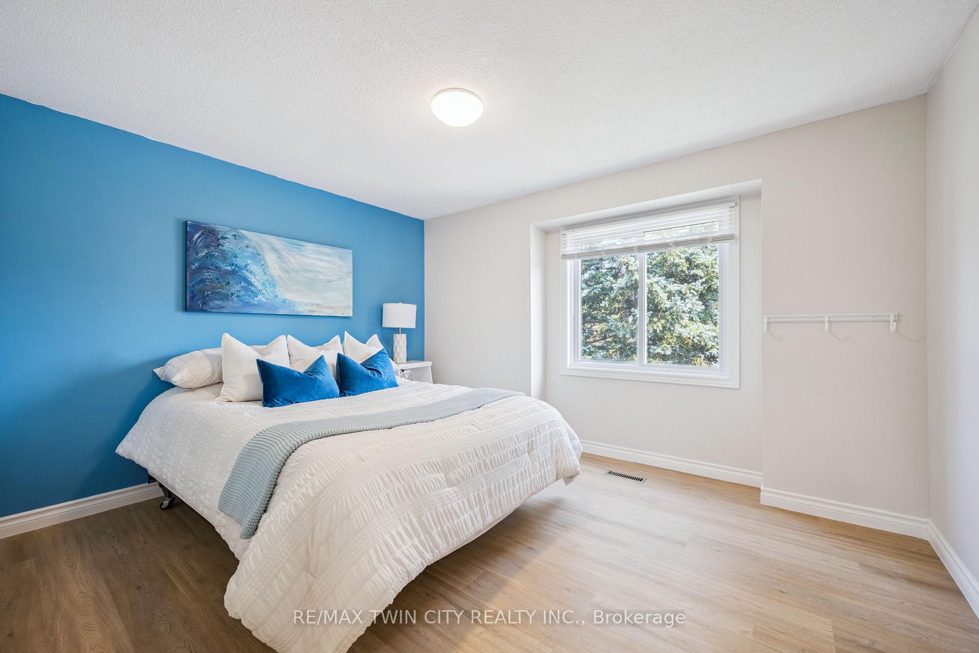 Photo 21 of 136 St Jerome Crescent, Kitchener — HOMEH