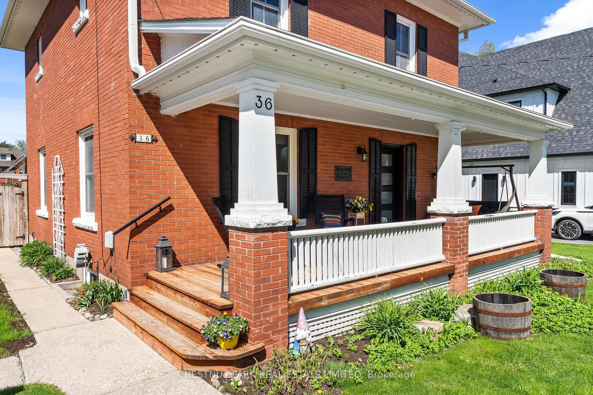 Photo 3 of 36 Third Avenue, Uxbridge — HOMEH