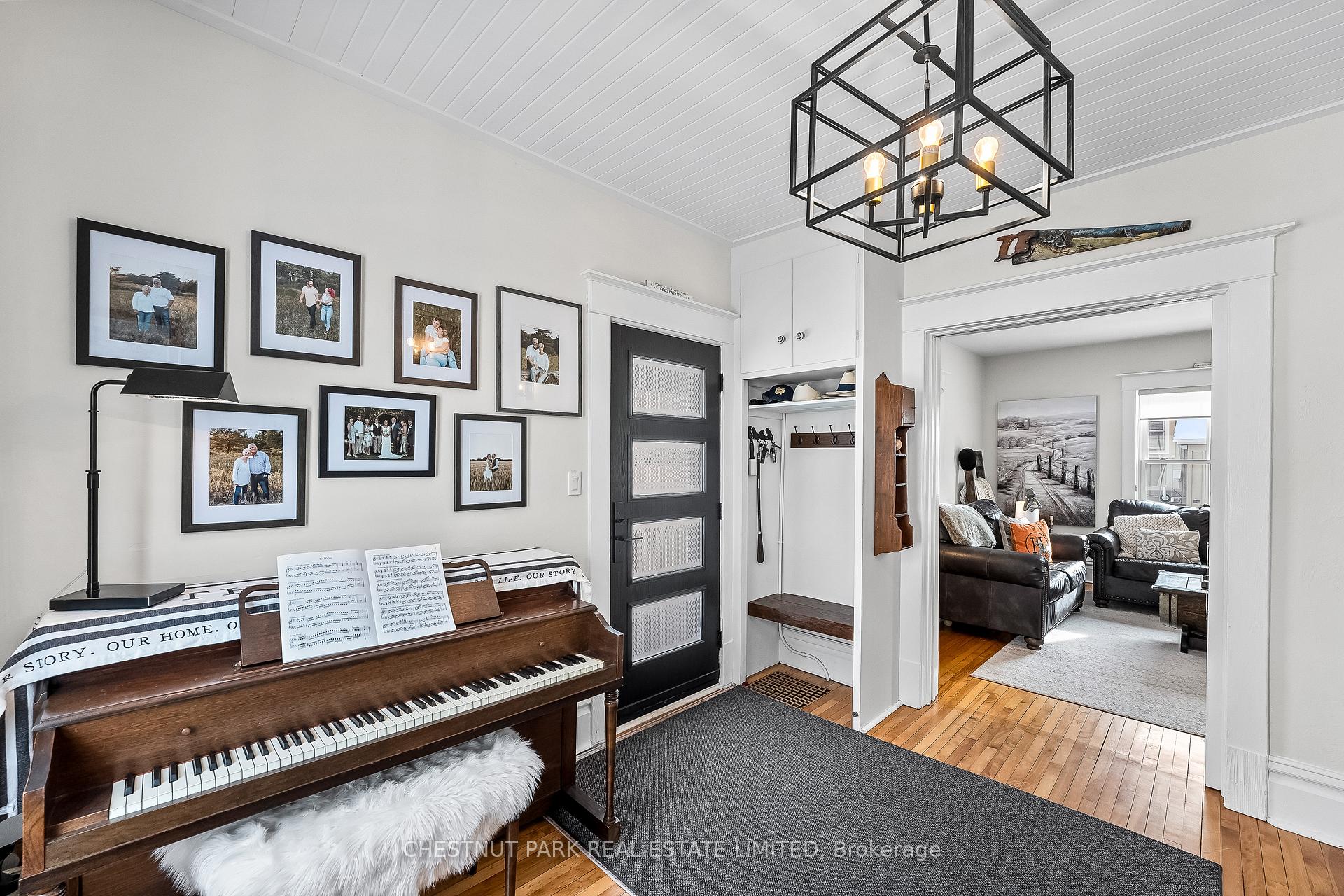 Photo 7 of 36 Third Avenue, Uxbridge — HOMEH