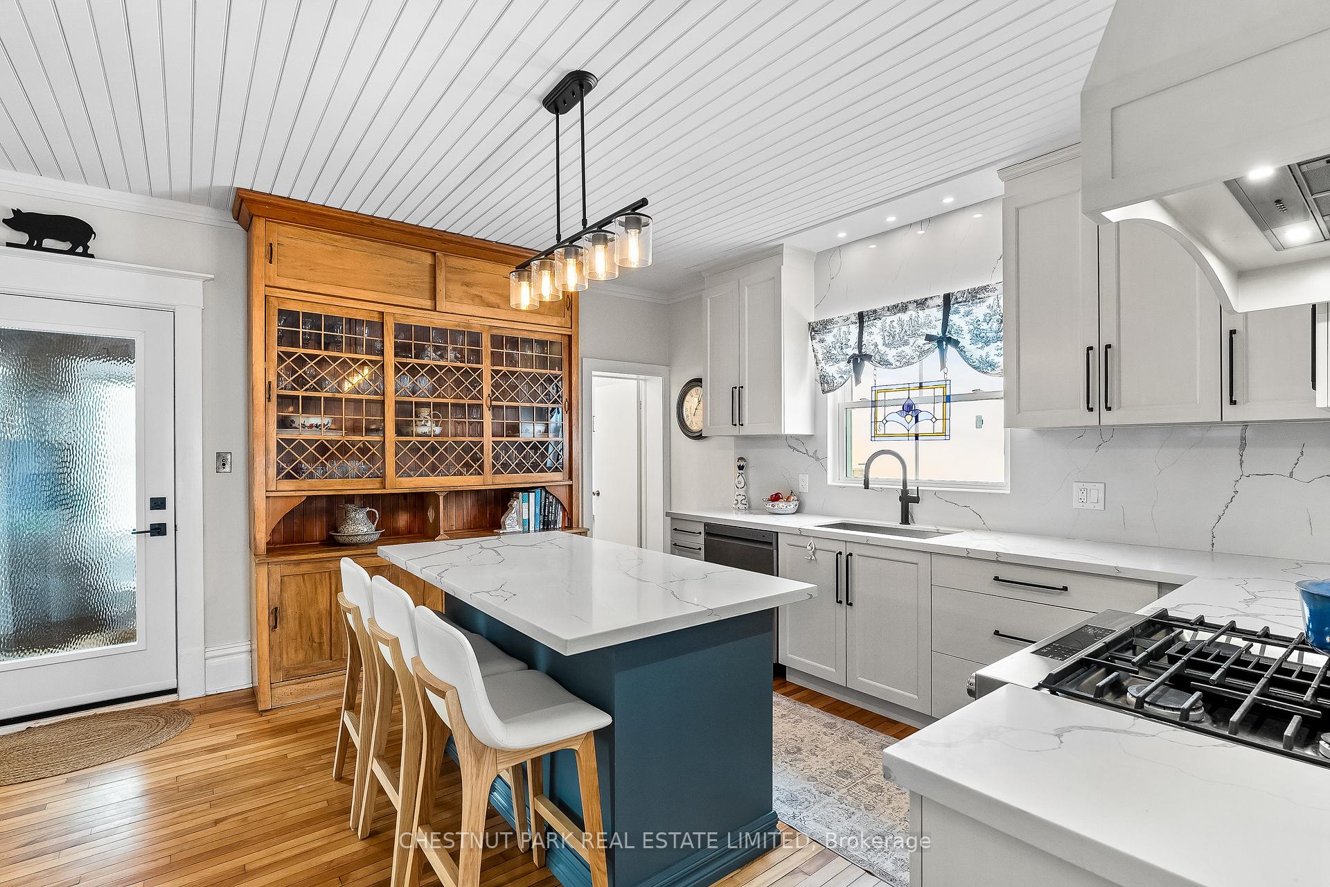 Photo 10 of 36 Third Avenue, Uxbridge — HOMEH