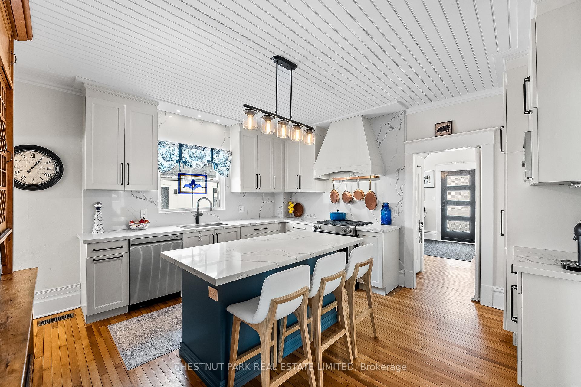 Photo 28 of 36 Third Avenue, Uxbridge — HOMEH