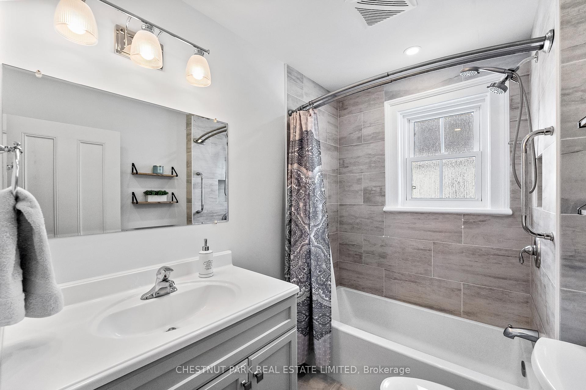 Photo 57 of 36 Third Avenue, Uxbridge — HOMEH