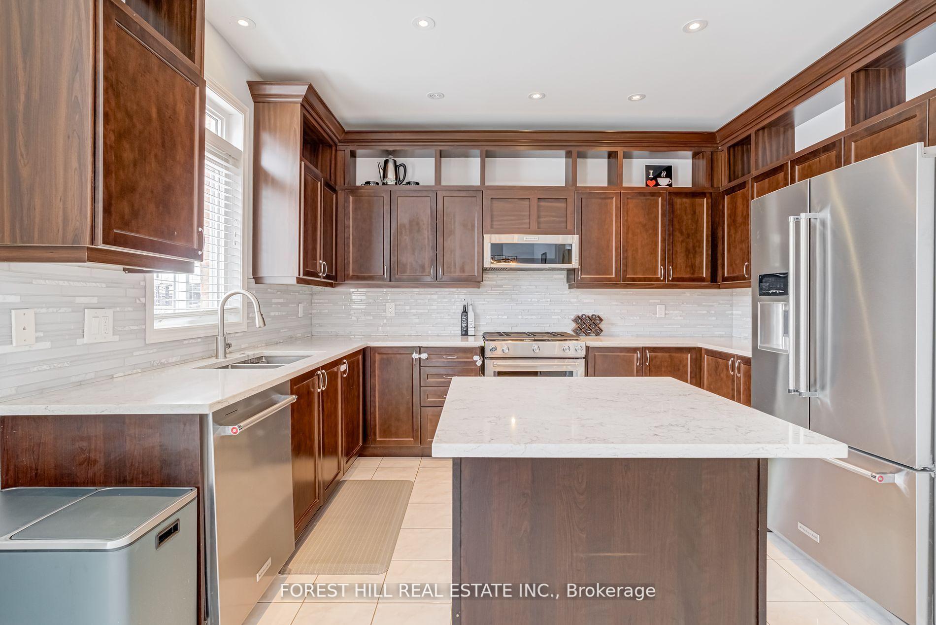 Photo 12 of 159 The Queensway, Barrie, Innis-Shore — HOMEH