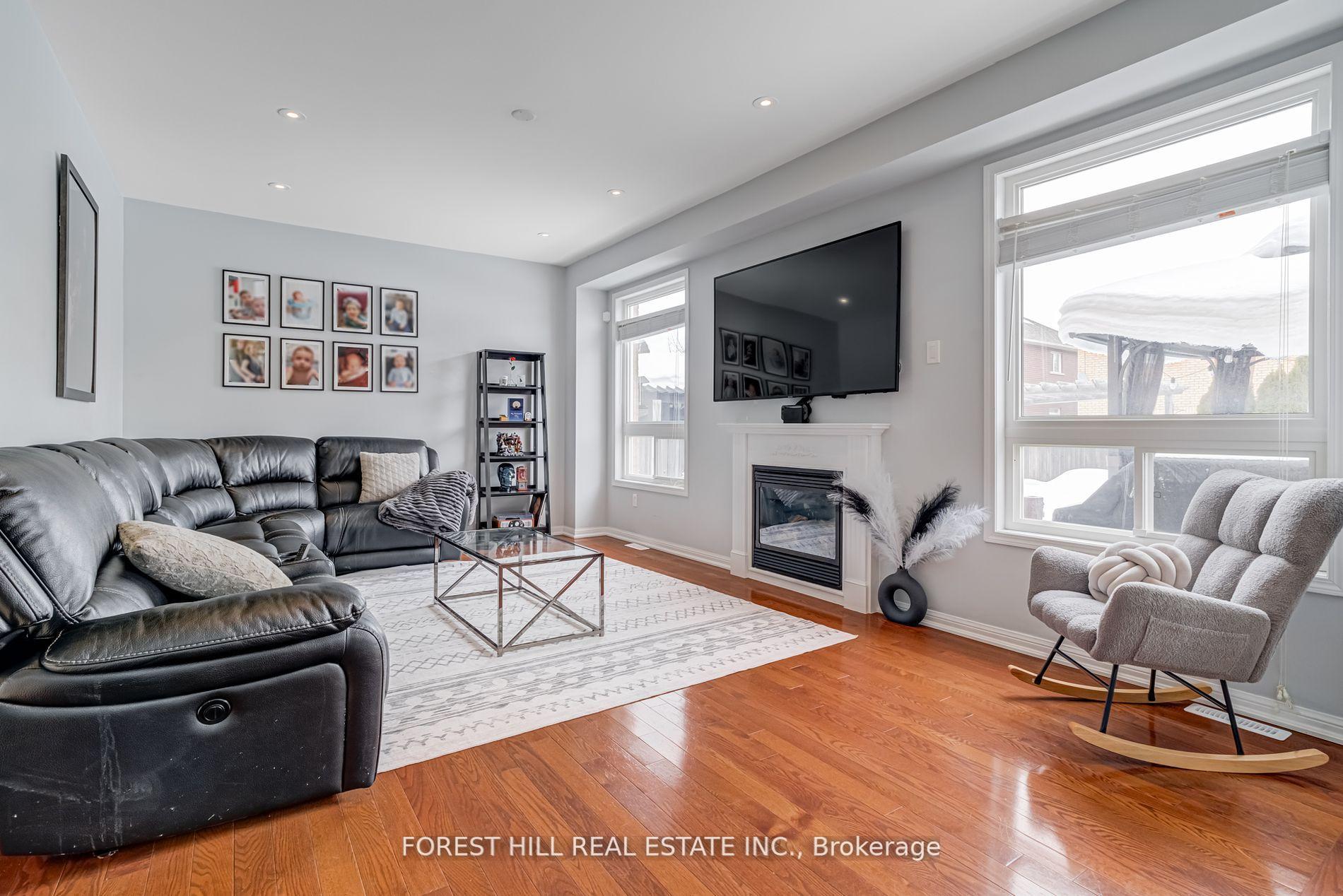 Photo 32 of 159 The Queensway, Barrie, Innis-Shore — HOMEH