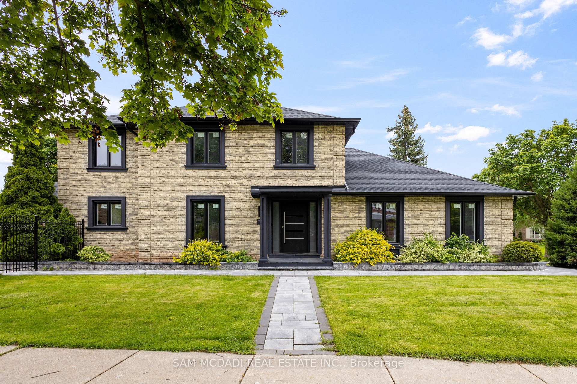 Front of 2535 Robin Drive