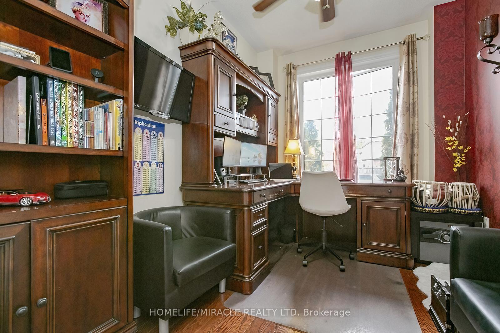 Photo 3 of 24 Old Cleeve Crescent E, Brampton, Northwest Brampton — HOMEH