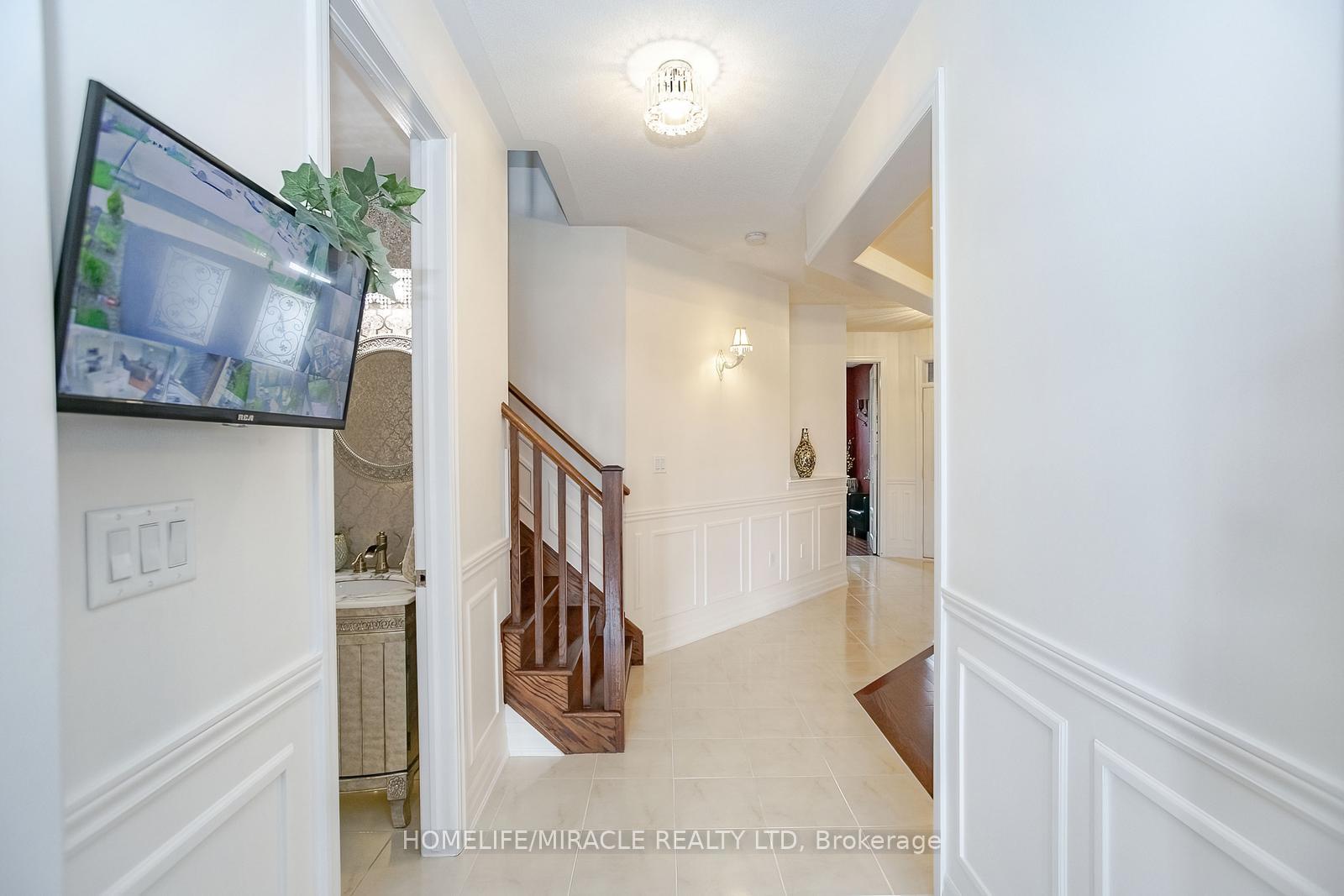 Photo 33 of 24 Old Cleeve Crescent E, Brampton, Northwest Brampton — HOMEH