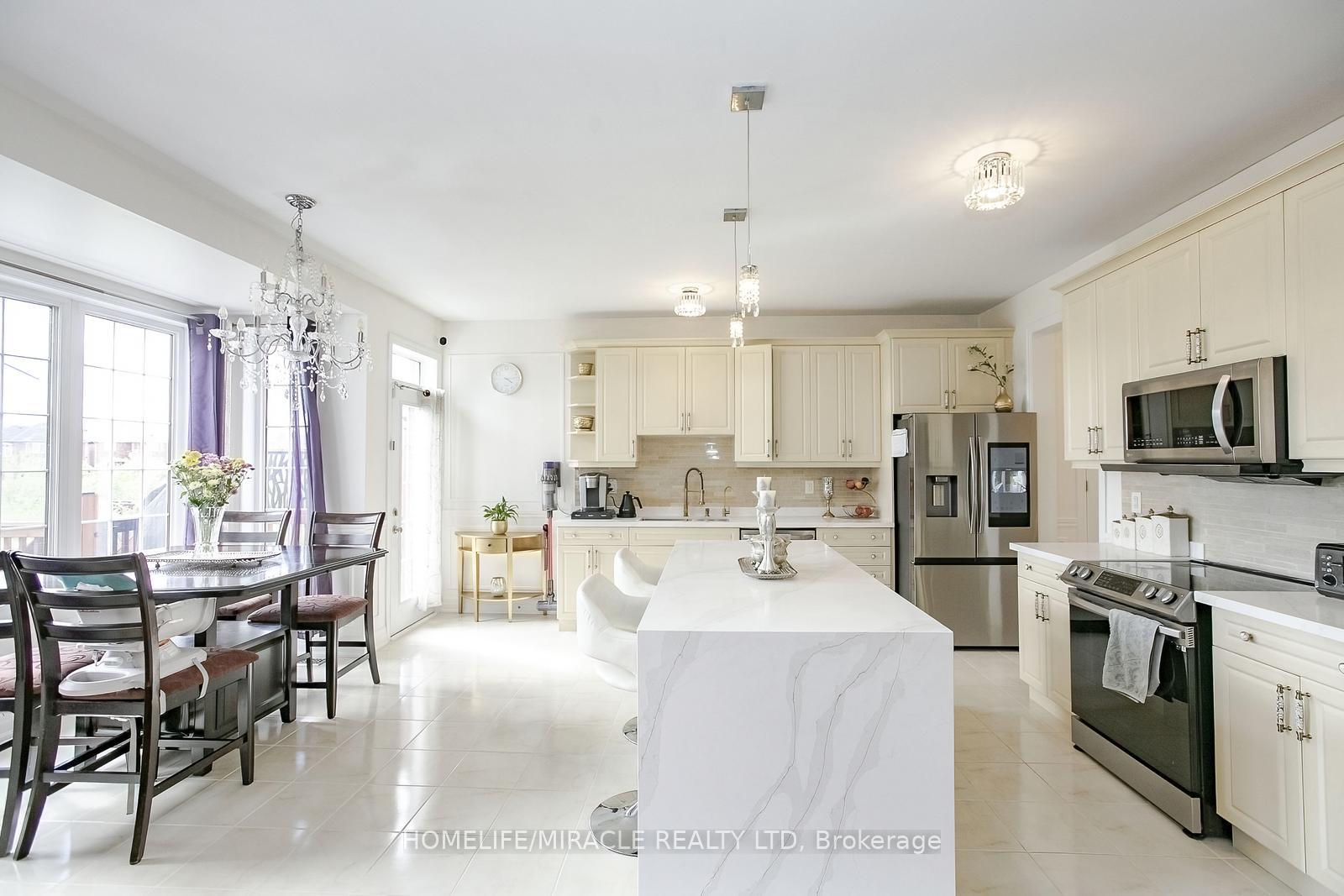 Photo 4 of 24 Old Cleeve Crescent E, Brampton, Northwest Brampton — HOMEH
