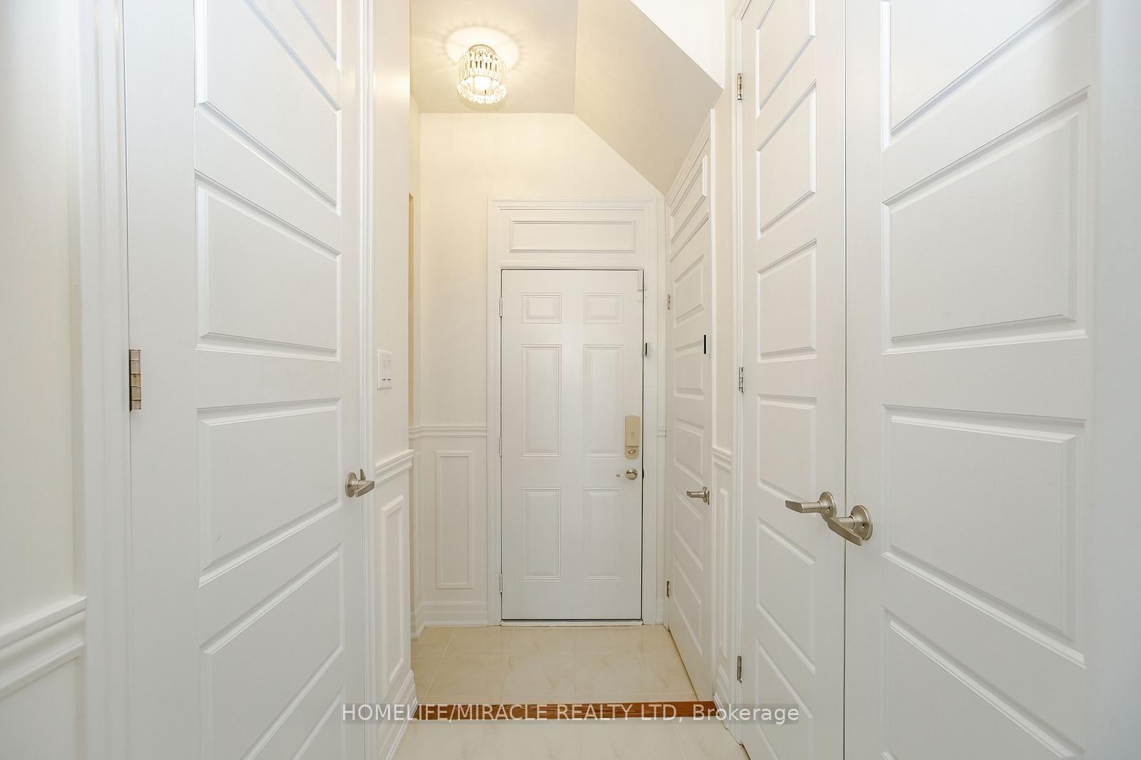 Photo 5 of 24 Old Cleeve Crescent E, Brampton, Northwest Brampton — HOMEH