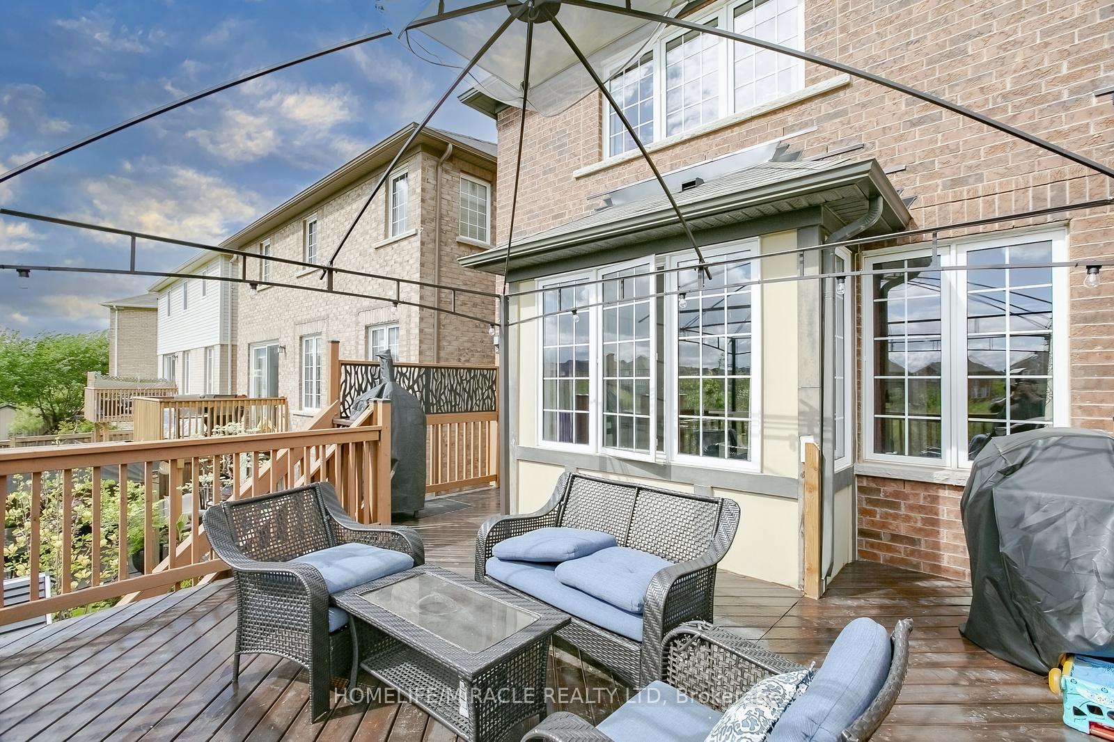 Photo 12 of 24 Old Cleeve Crescent E, Brampton, Northwest Brampton — HOMEH