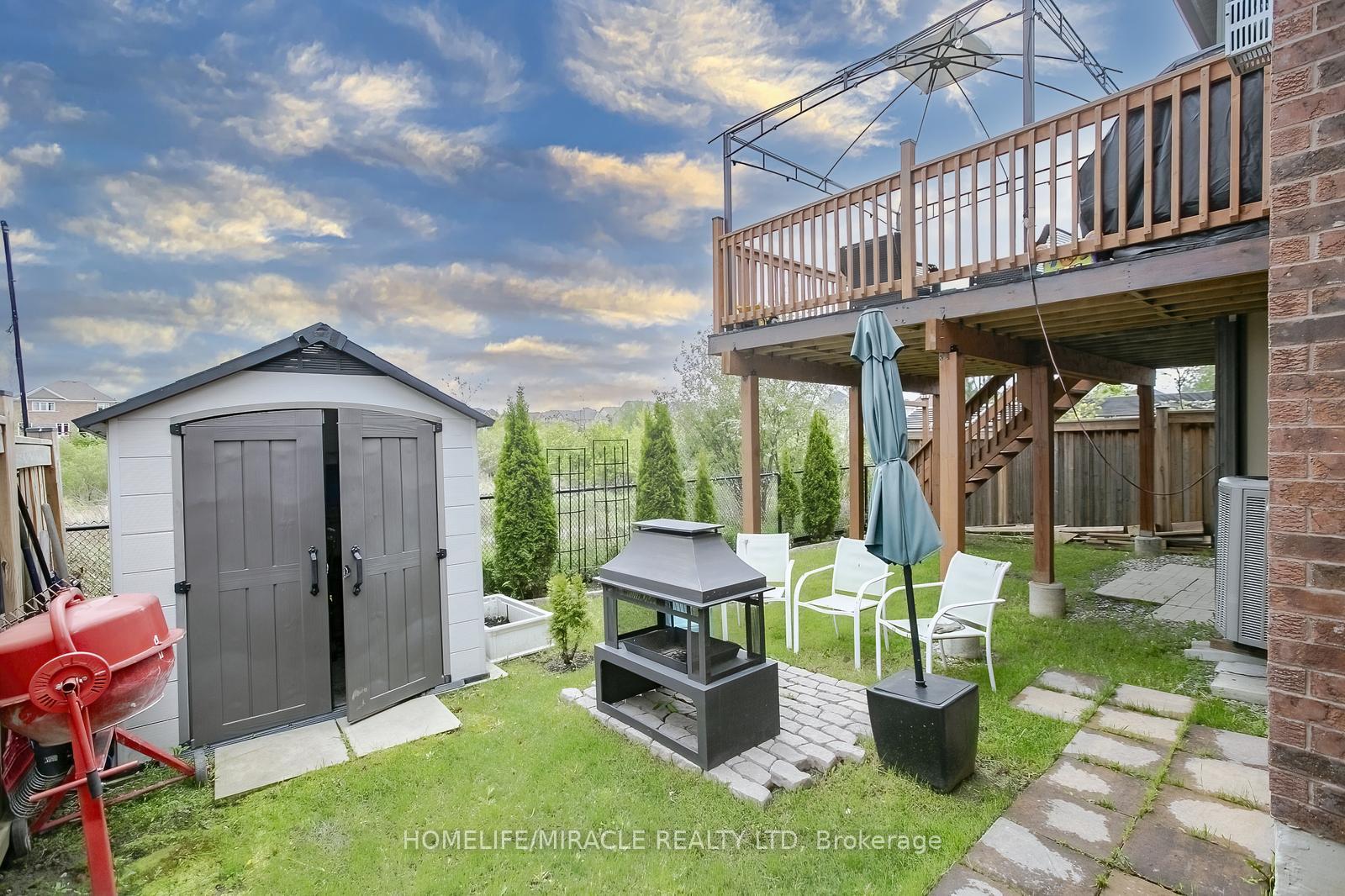 Photo 36 of 24 Old Cleeve Crescent E, Brampton, Northwest Brampton — HOMEH