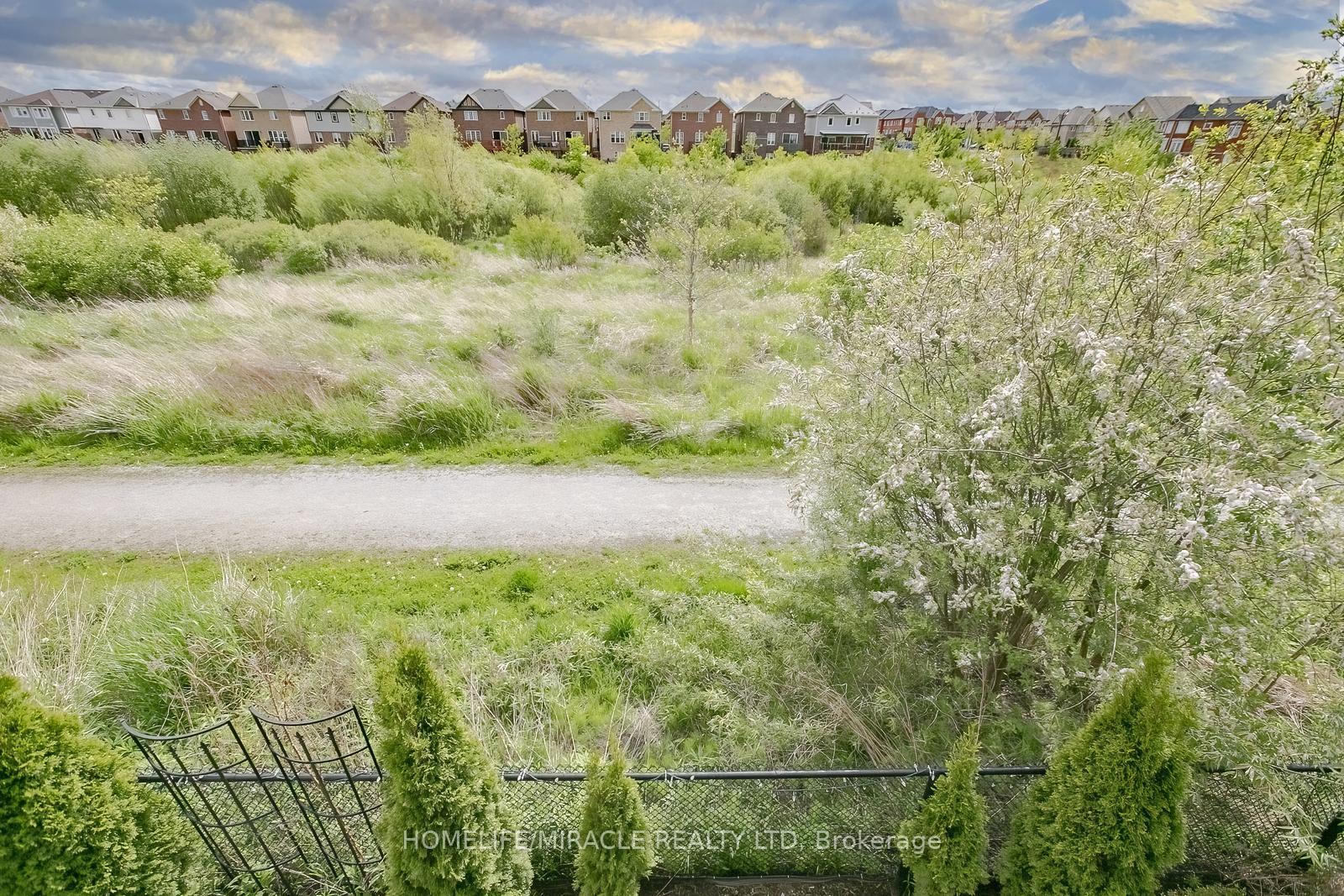 Photo 30 of 24 Old Cleeve Crescent E, Brampton, Northwest Brampton — HOMEH