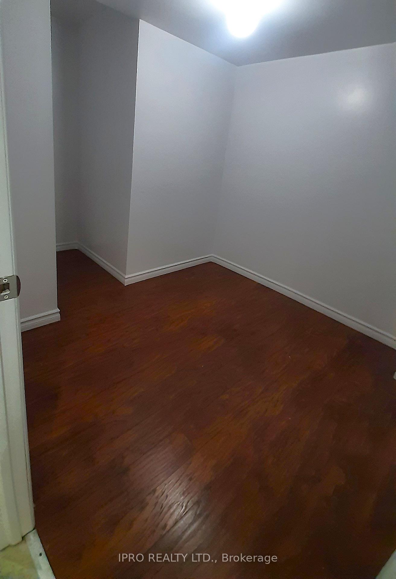 Photo 20 of 33 Hatton Court, Brampton, Credit Valley — HOMEH