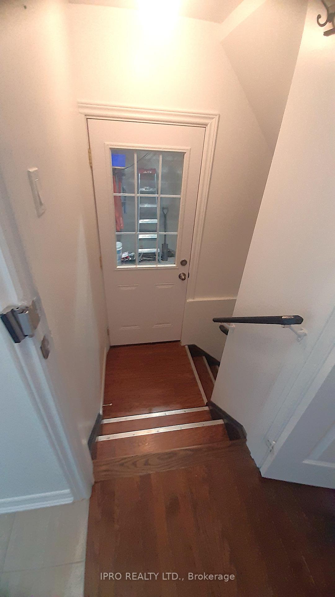 Photo 2 of 33 Hatton Court, Brampton, Credit Valley — HOMEH