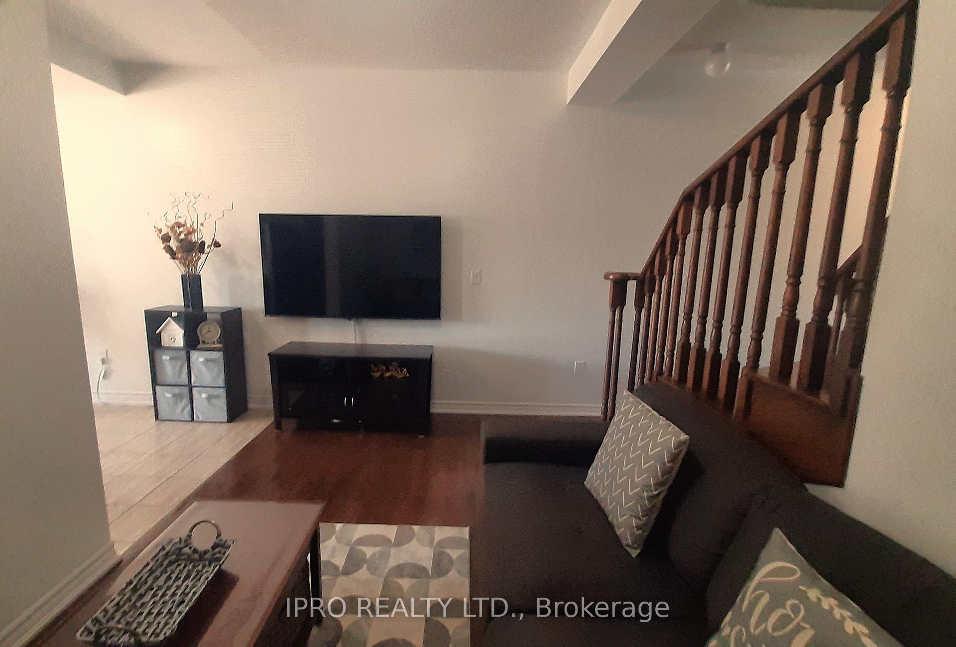 Photo 14 of 33 Hatton Court, Brampton, Credit Valley — HOMEH