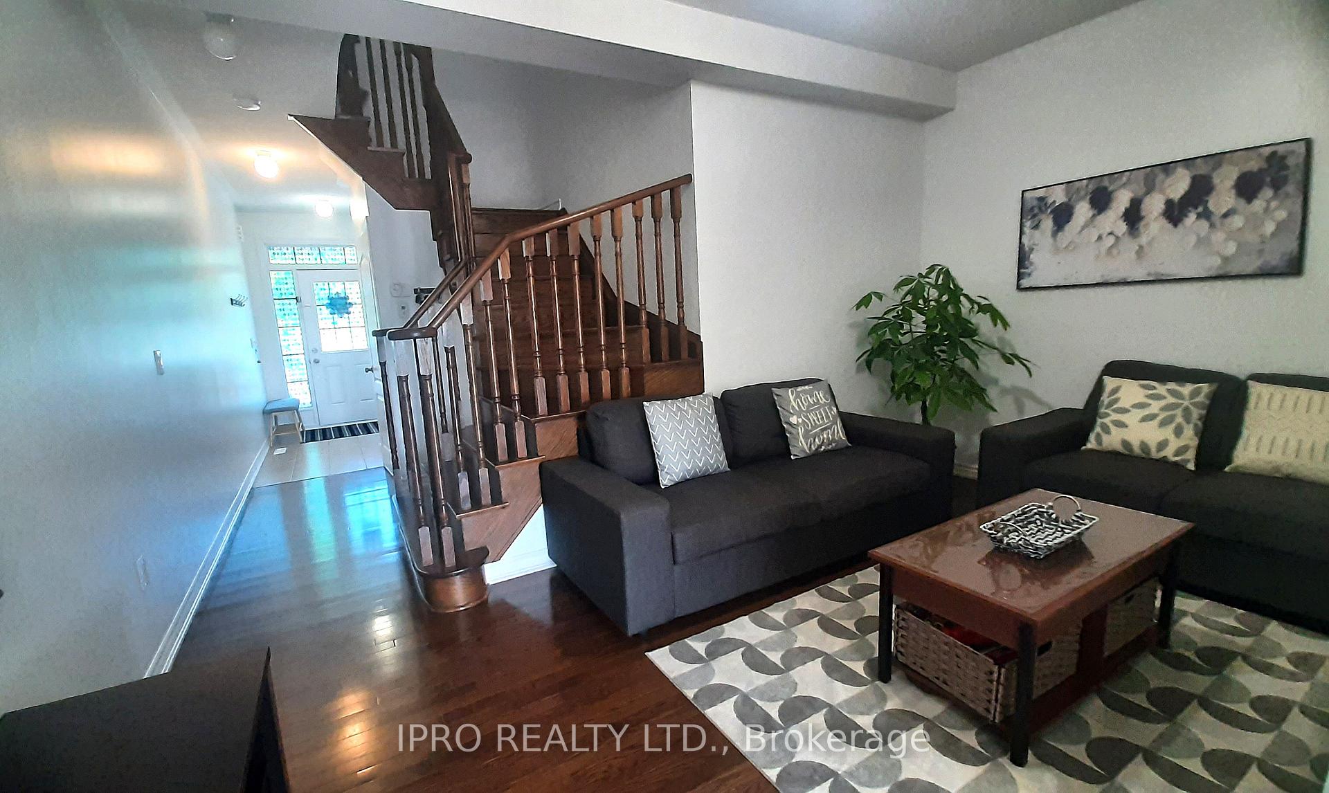 Photo 9 of 33 Hatton Court, Brampton, Credit Valley — HOMEH