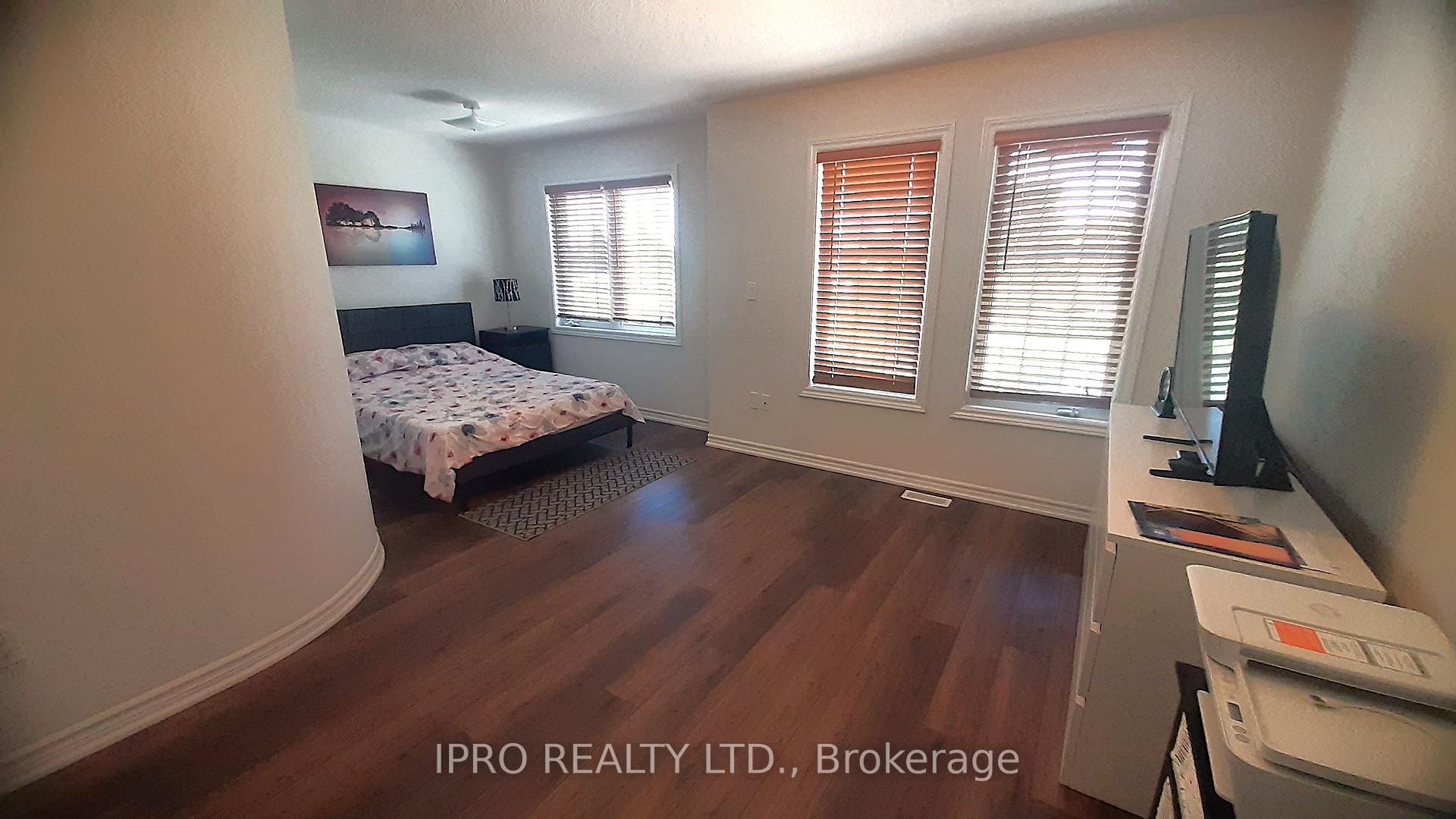 Photo 17 of 33 Hatton Court, Brampton, Credit Valley — HOMEH