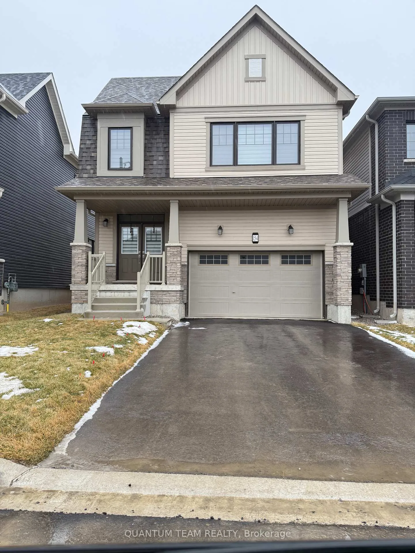 Photo 1 of 11 Wintergreen Crescent, Haldimand — HOMEH