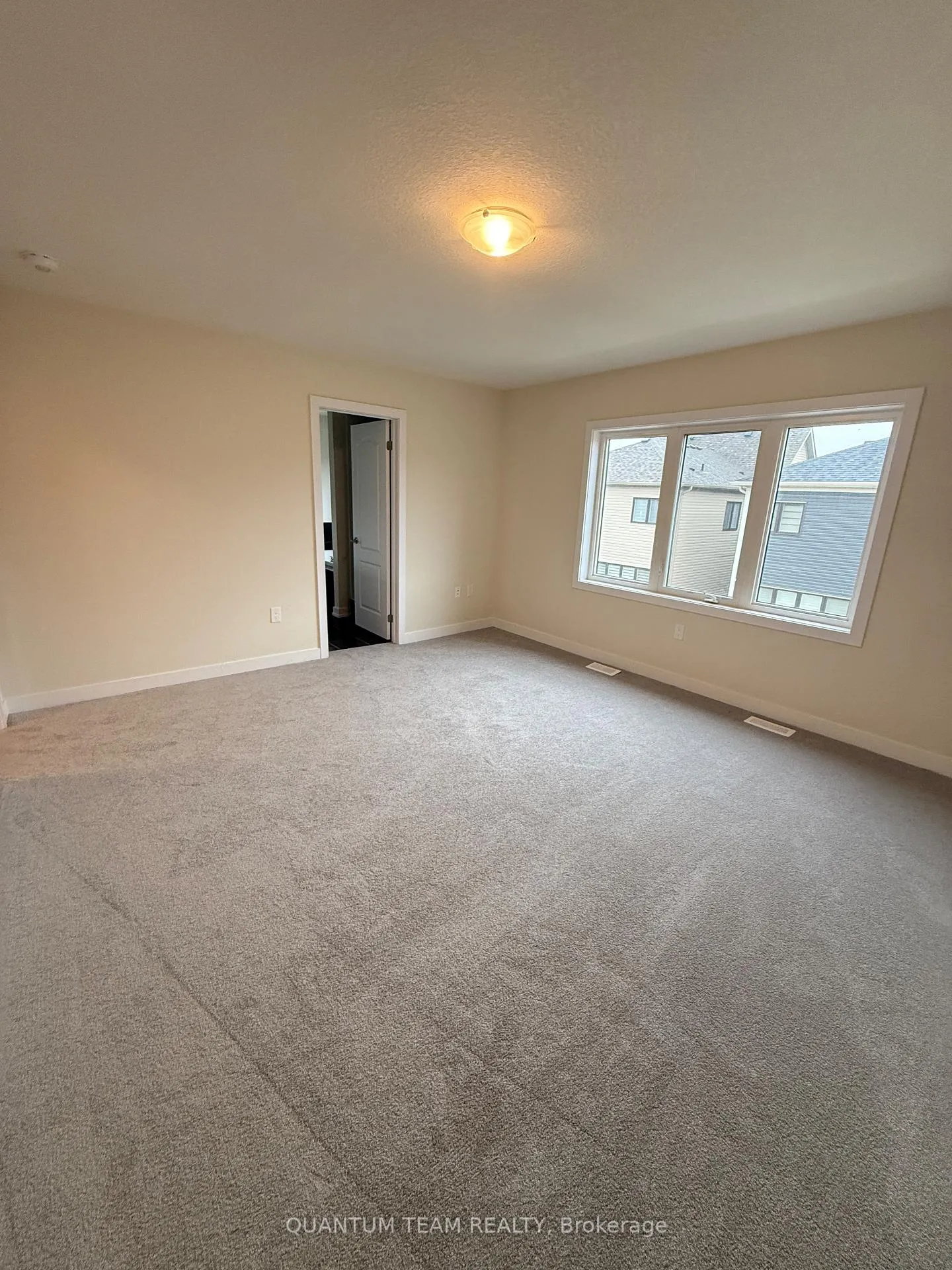 Photo 17 of 11 Wintergreen Crescent, Haldimand — HOMEH
